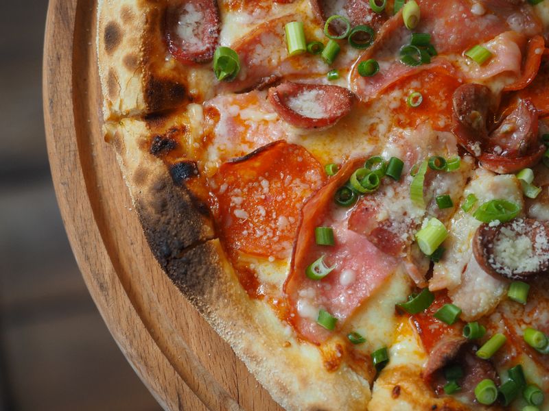 Spicy Pepperoni mods pizza loaded with double pepperoni